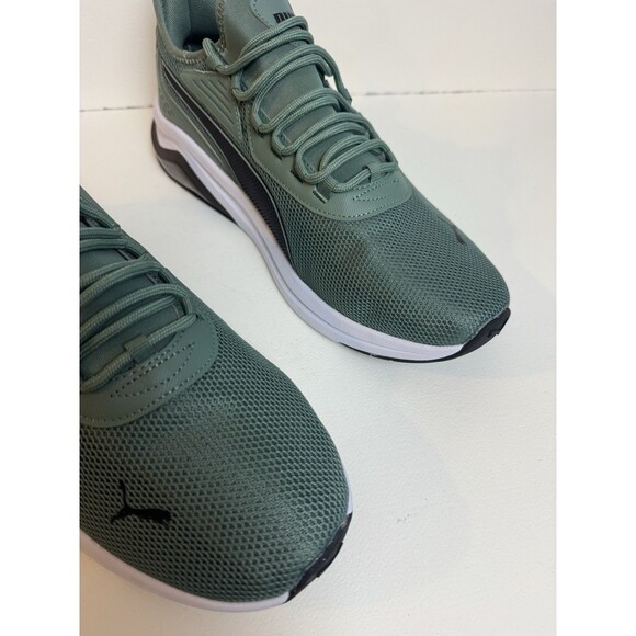Athletic_Shoes
